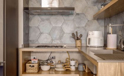 U-shaped kitchen design